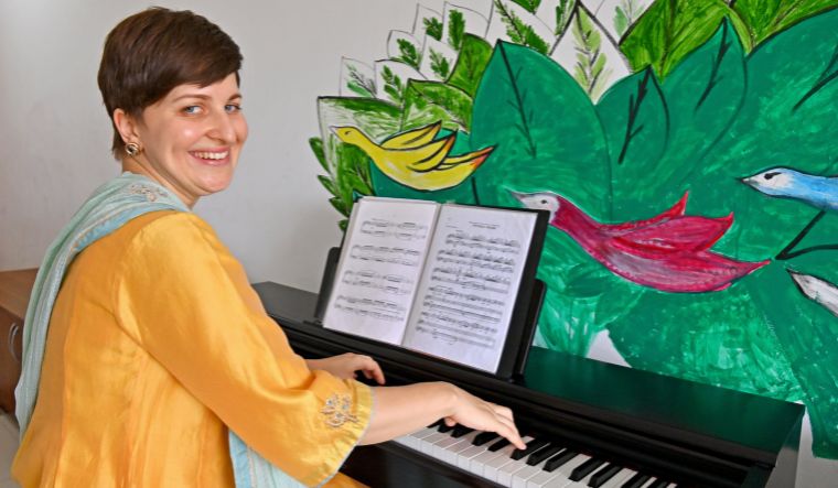 'Six Years in India': How Anna Bychkova discovered the country through music - Vimarsana News